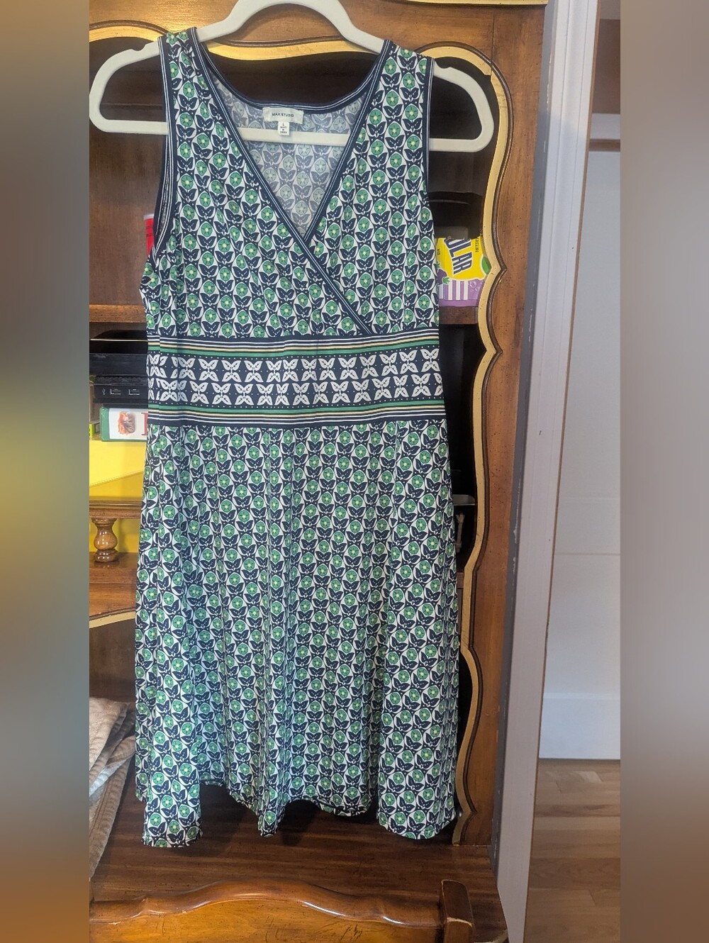 Max Studio Green & Navy Sleeveless Geometric Wrap Dress
